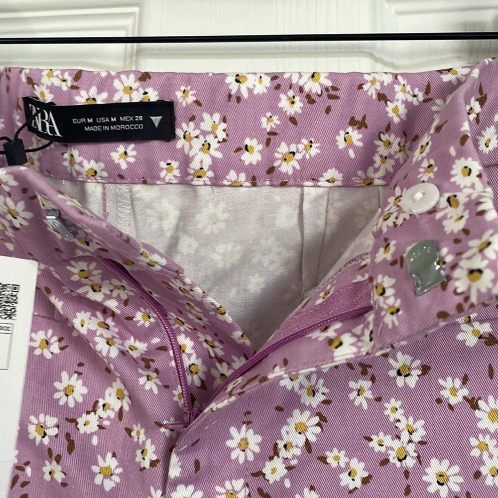 NEW Zara bootcut floral pants Size Medium - Picture 4 of 5